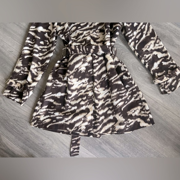 Michael Kors animal print double breasted trench coat with belt size M - Picture 10 of 16